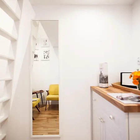 Tiny Tower 6m2 With Private Bathroom In The Hall Lägenhet Sopot