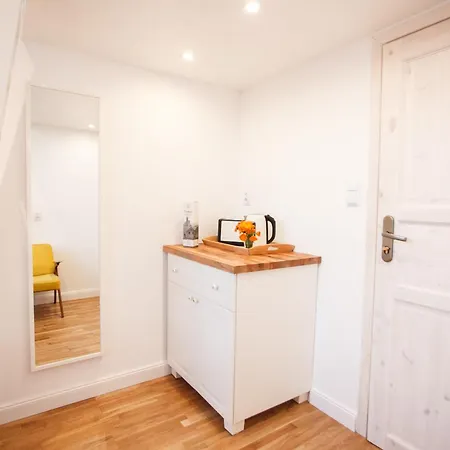 Tiny Tower 6m2 With Private Bathroom In The Hall * Sopot
